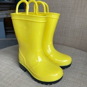 Toddler size 7 rain boots